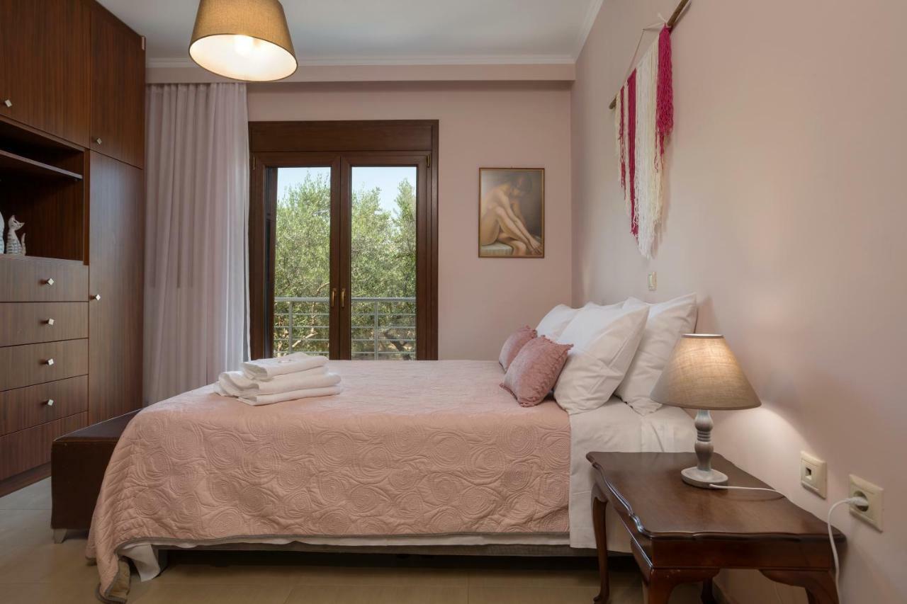 Villa Serenity Agia Marina  Esterno foto