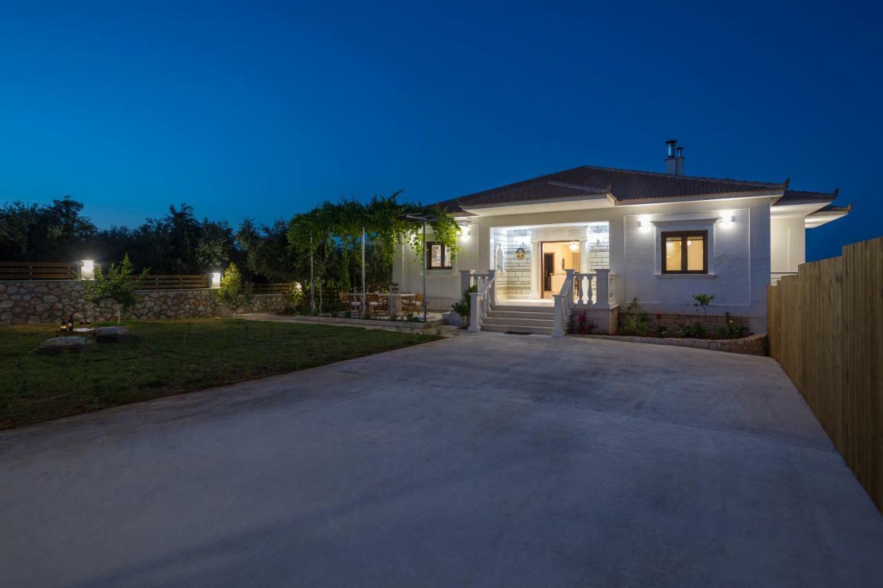 Villa Serenity Agia Marina  Esterno foto