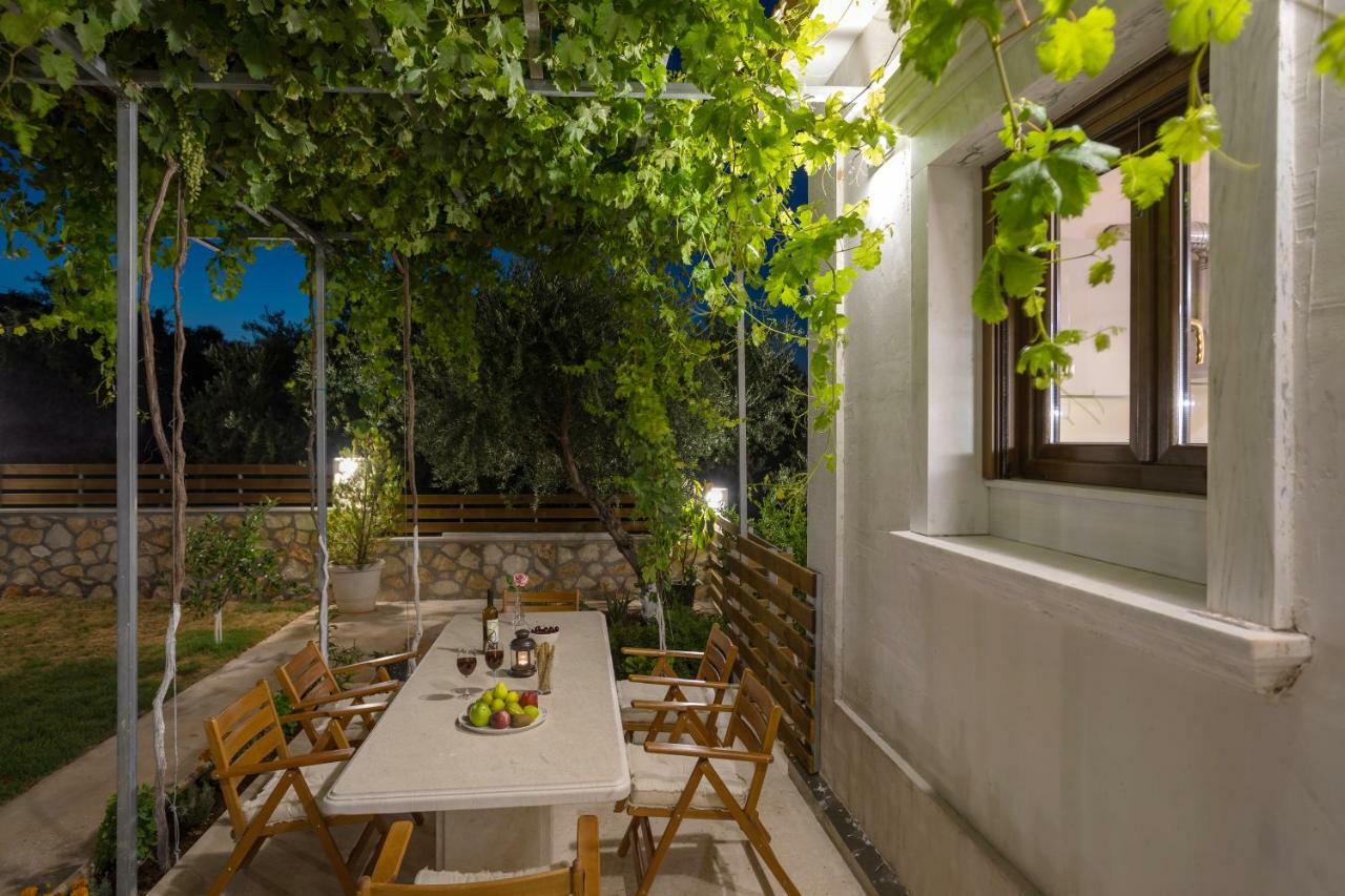 Villa Serenity Agia Marina  Esterno foto